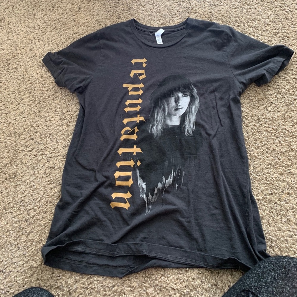 Taylor Swift reputation tour shirt